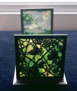 Art Nouveau bokstöd, Tiffany Studios, ca 1894 (blyat glas)